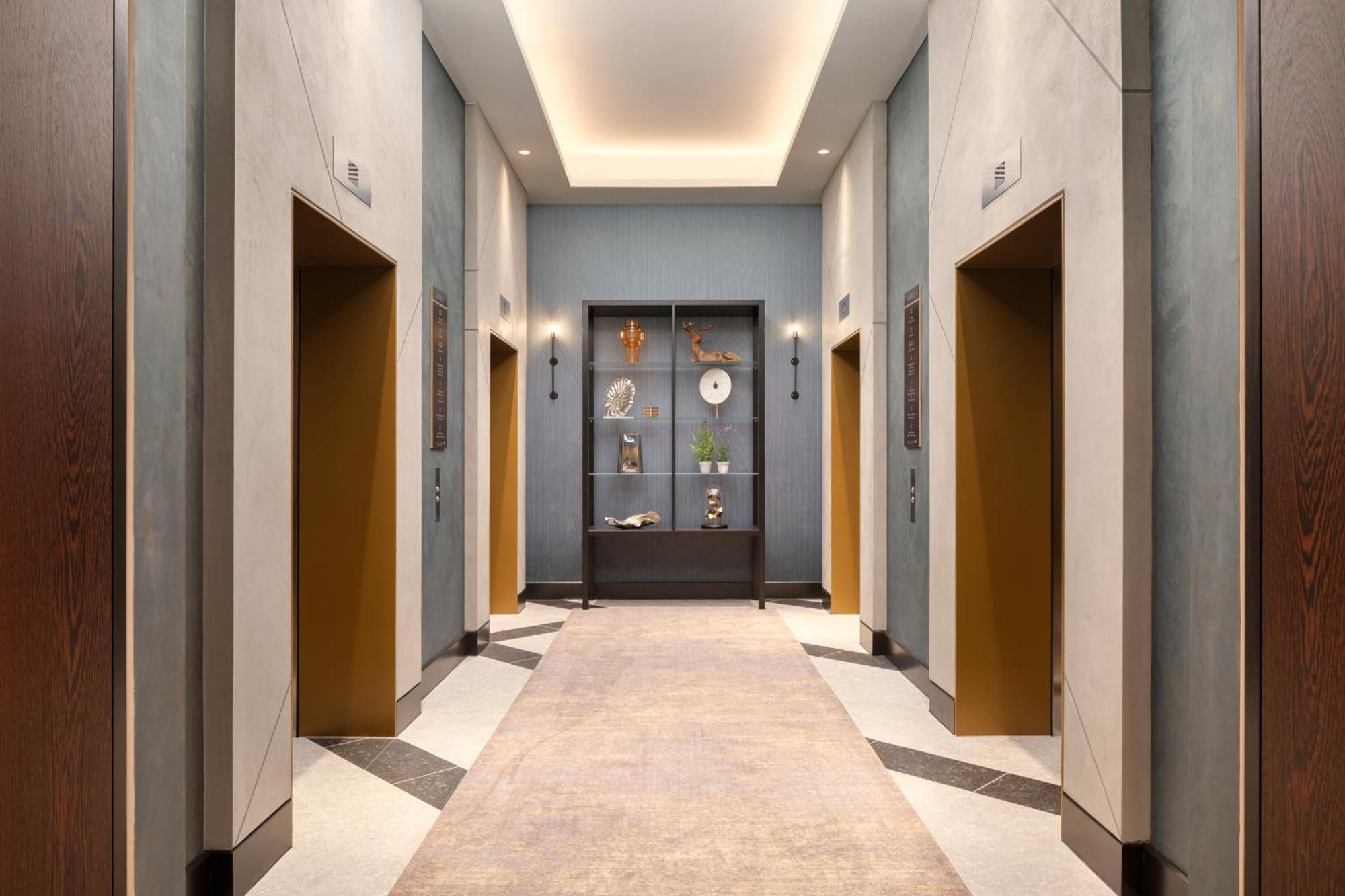 Hilton Woking Hotel Екстериор снимка
