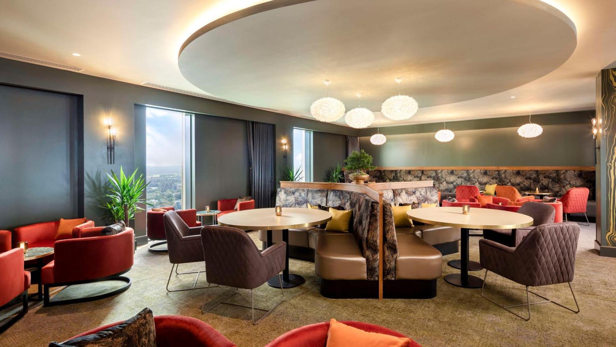 Hilton Woking Hotel Екстериор снимка