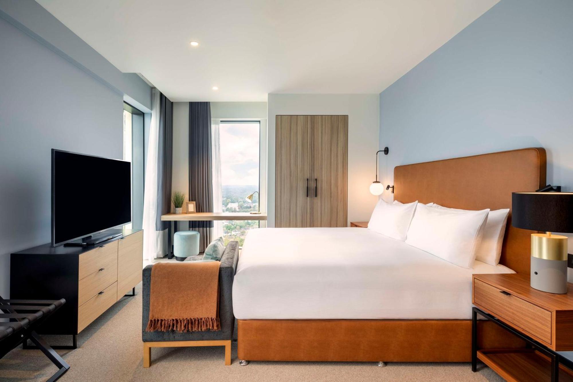 Hilton Woking Hotel Екстериор снимка