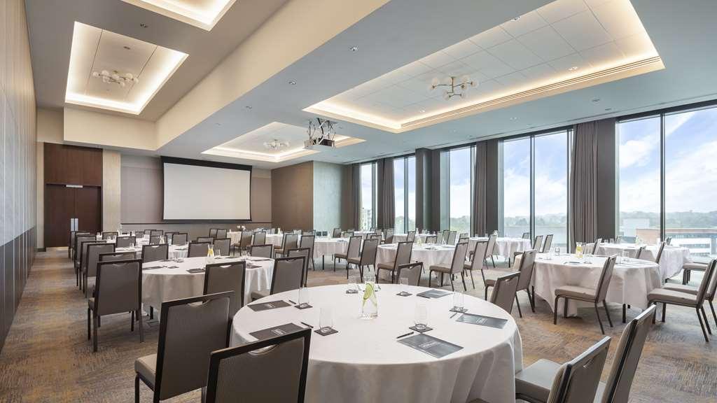 Hilton Woking Hotel Съоръжения снимка